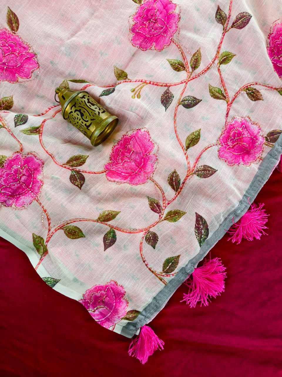 Whimsical Pink Handwork Linen Silk Printed Saree With Traditional Blouse Piece