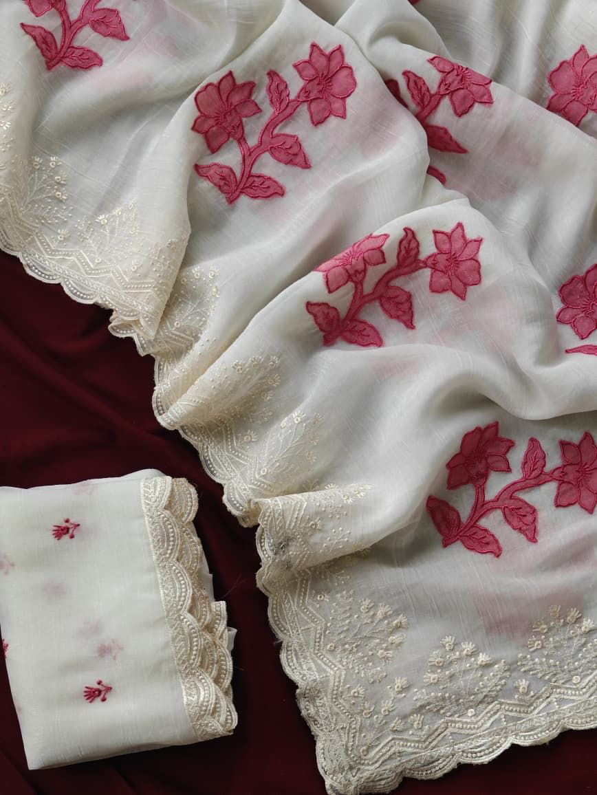 Demure Off White Embroidery Work Crush Silk Saree With Pleasant Blouse Piece