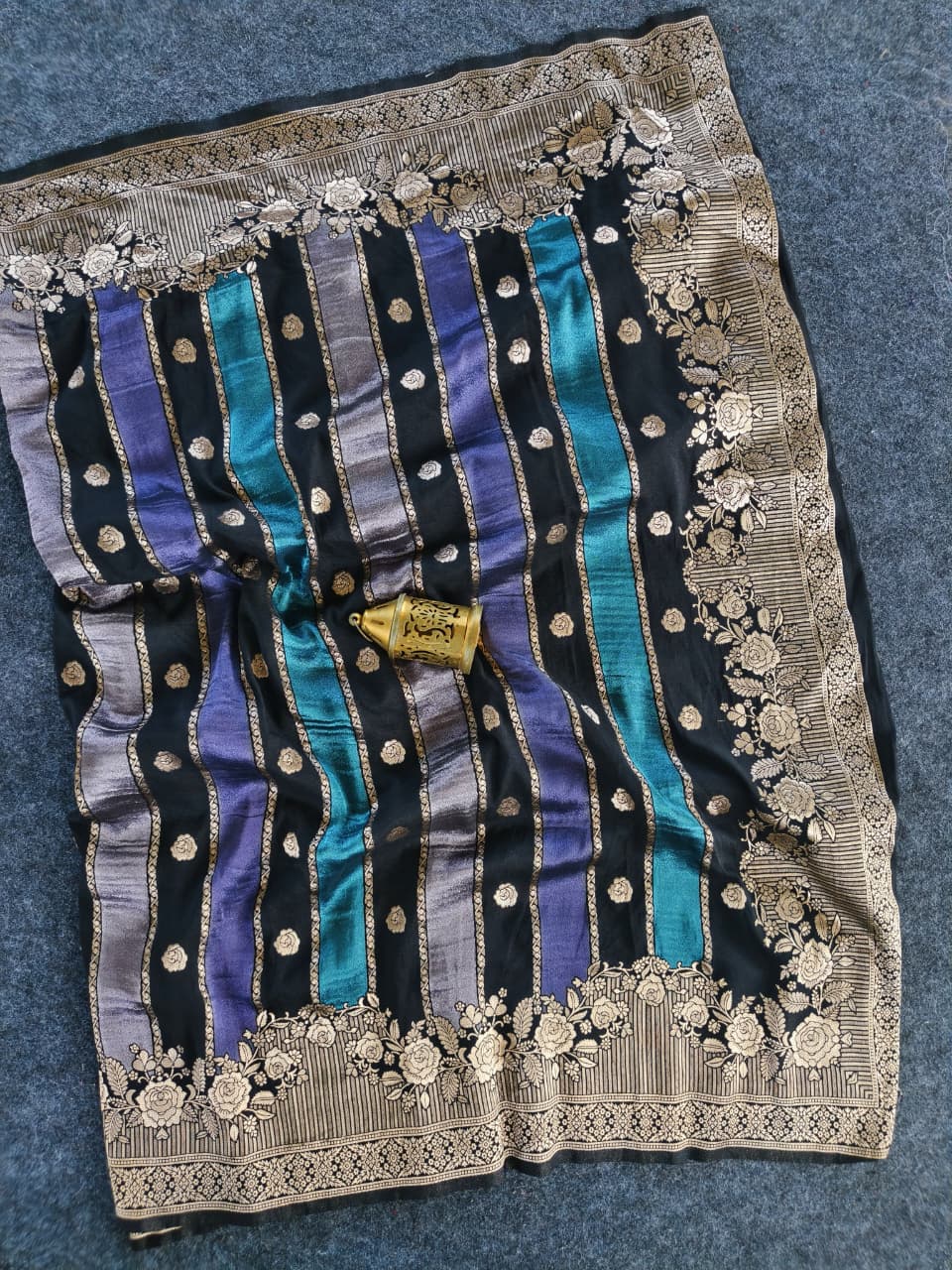 Beguiling Black Pure Viscose Banrasi Silk Saree With Woebegone Blouse Piece