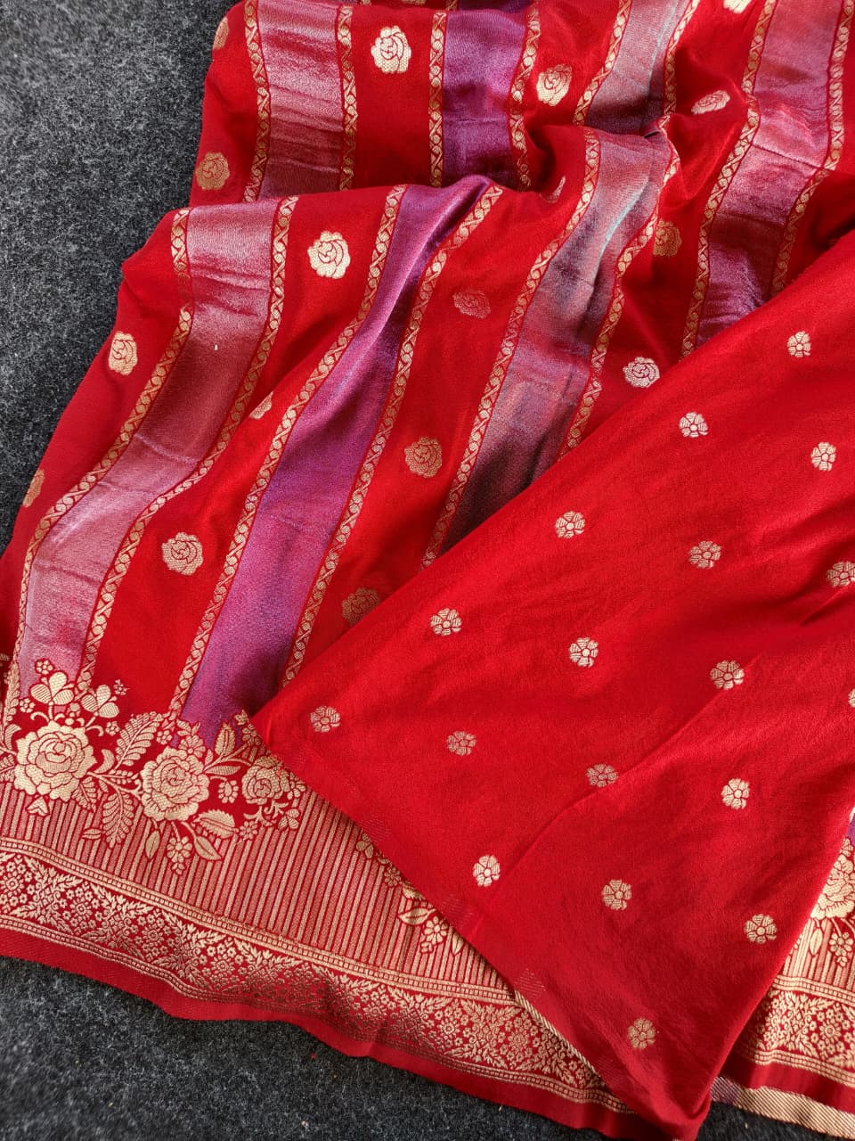 Rhapsody Red Pure Viscose Banrasi Silk Saree With Classic Blouse Piece