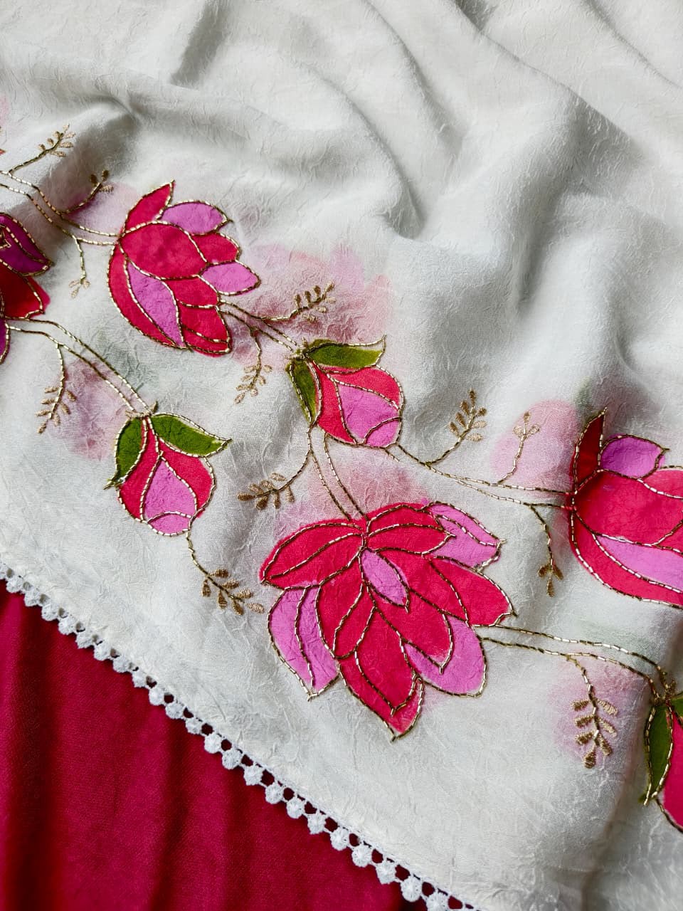 Mesmerising Off White Handwork Crush Silk Saree With Magnificat Blouse Piece