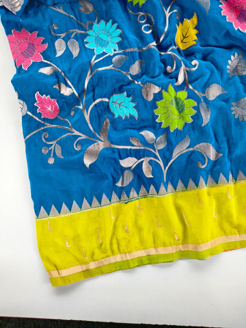 Gratifying Blue Pure Viscose Banarasi Silk Saree With Propinquity Blouse Piece