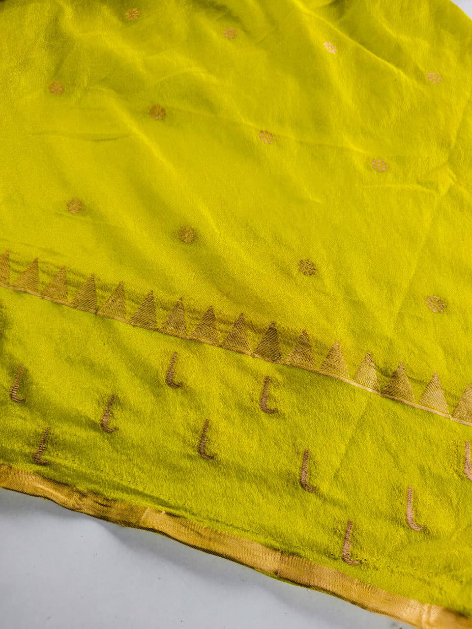 Gratifying Blue Pure Viscose Banarasi Silk Saree With Propinquity Blouse Piece