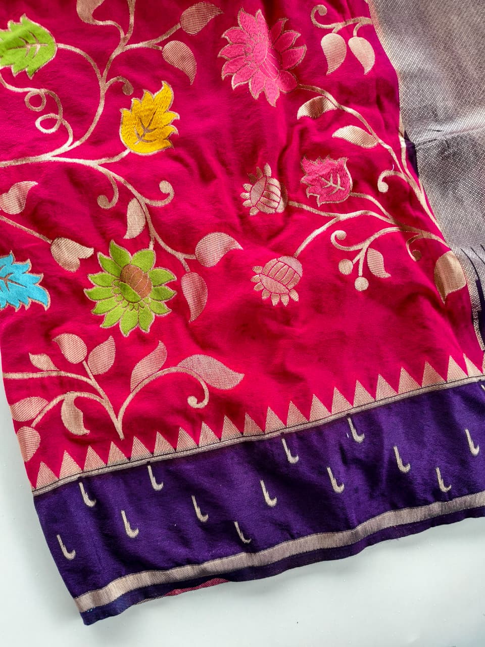 Glowing Dark Pink Pure Viscose Banarasi Silk Saree With Dissemble Blouse Piece