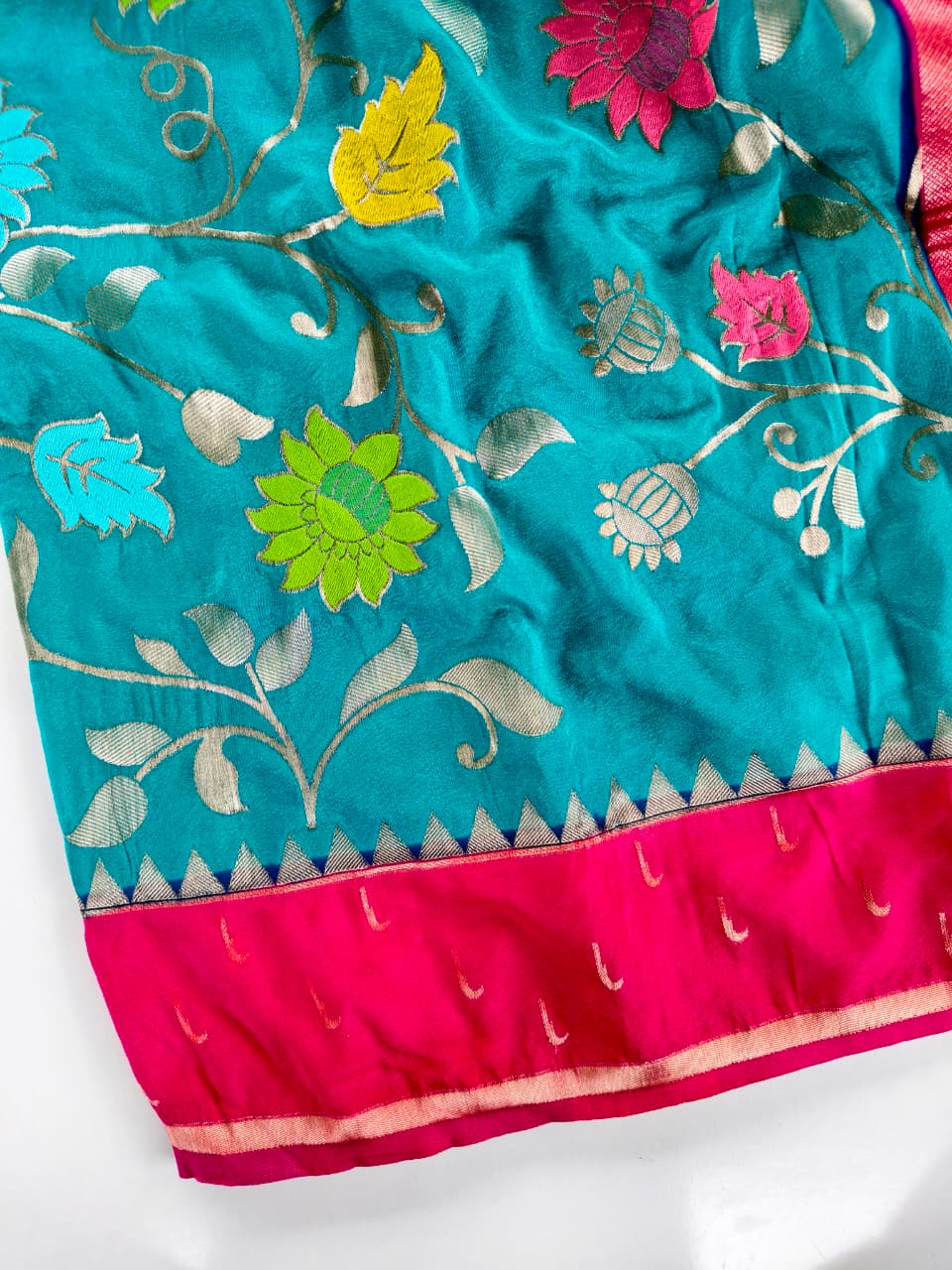 Woebegone Firozi Pure Viscose Banarasi Silk Saree With Prodigal Blouse Piece