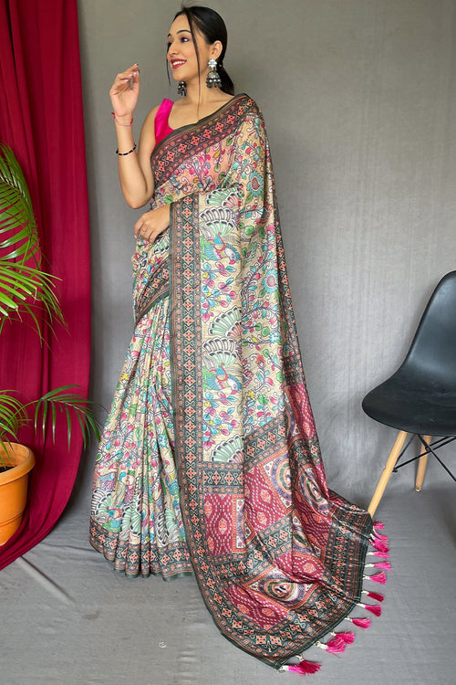 Load image into Gallery viewer, Stylish Beige Kalamkari Printed Saree With Smart Blouse Piece
