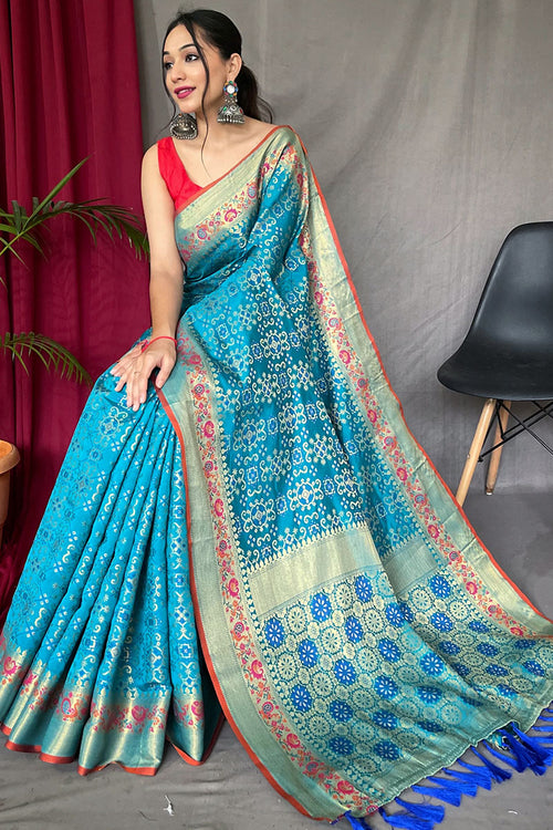 Load image into Gallery viewer, Brood Firozi Paithani Silk Saree With Magnetic Blouse Piece
