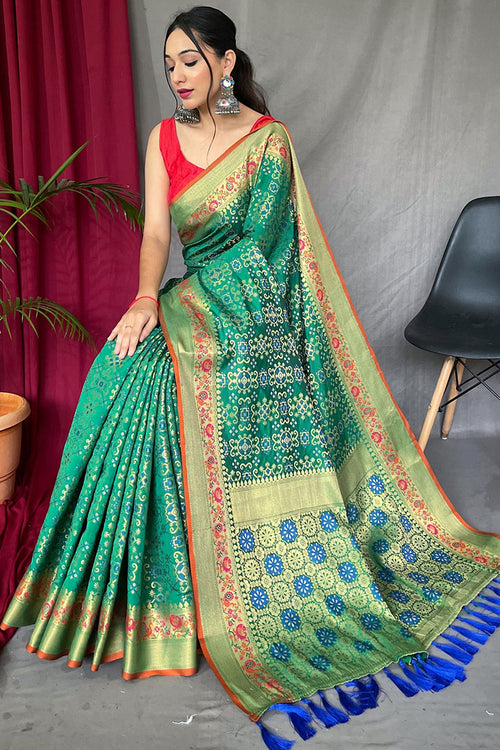 Load image into Gallery viewer, Panoply Green Paithani Silk Saree With Fragrant Blouse Piece
