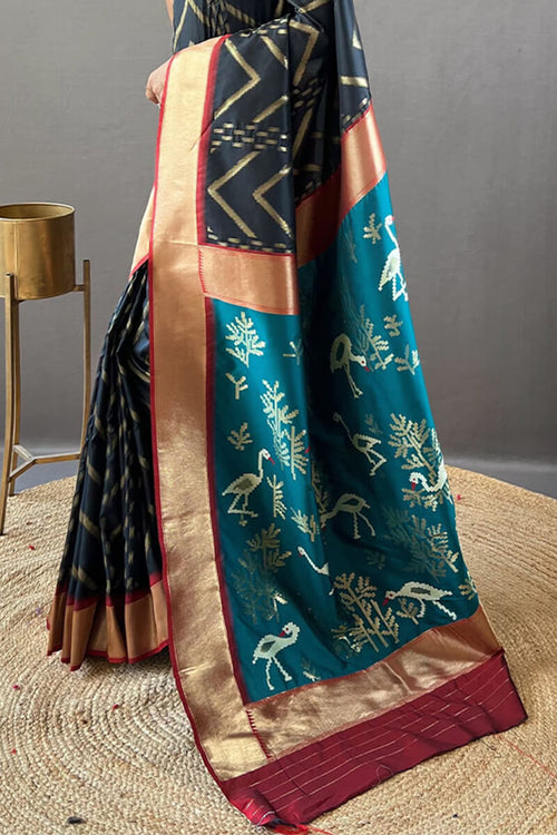 Load image into Gallery viewer, Glowing Black Soft Banarasi Silk Saree With Tempting Blouse Piece
