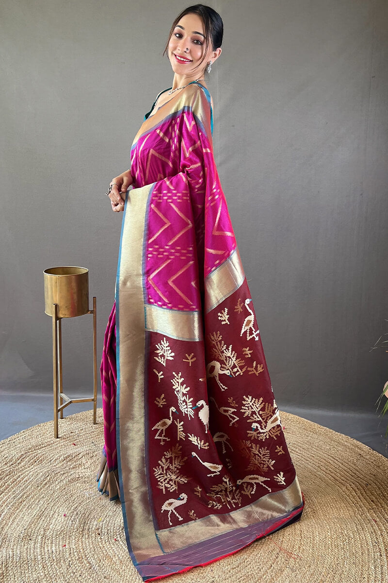 Smart Magenta Soft Banarasi Silk Saree With Luminous Blouse Piece