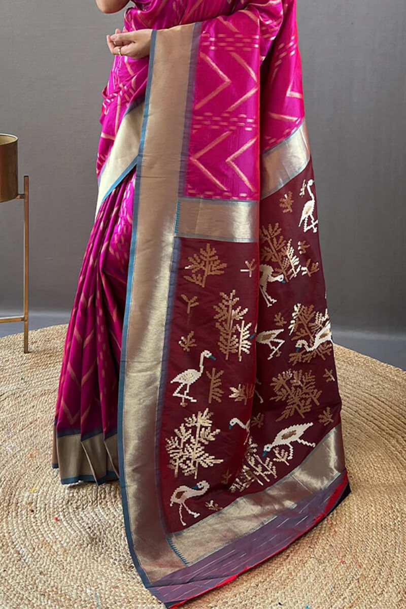 Smart Magenta Soft Banarasi Silk Saree With Luminous Blouse Piece