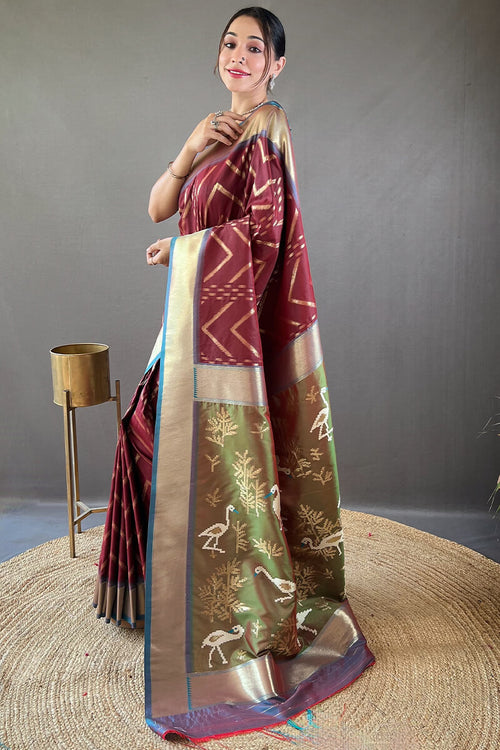 Load image into Gallery viewer, Engaging Wine Soft Banarasi Silk Saree With Tremendous Blouse Piece
