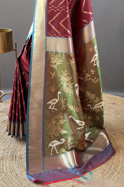 Load image into Gallery viewer, Engaging Wine Soft Banarasi Silk Saree With Tremendous Blouse Piece
