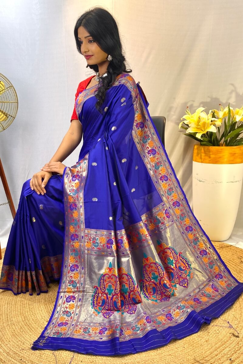 Tantalizing Royal Blue Paithani Silk Saree With Sonorous Blouse Piece