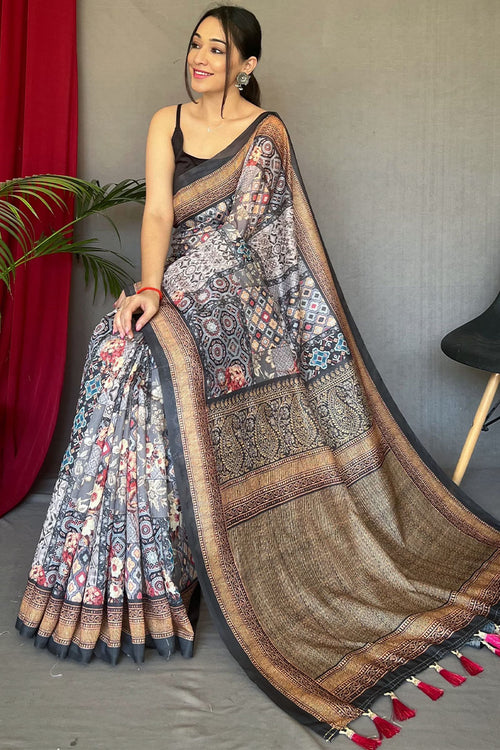 Load image into Gallery viewer, Delightful Grey Digital Printed Cotton Silk Saree With Classic Blouse Piece
