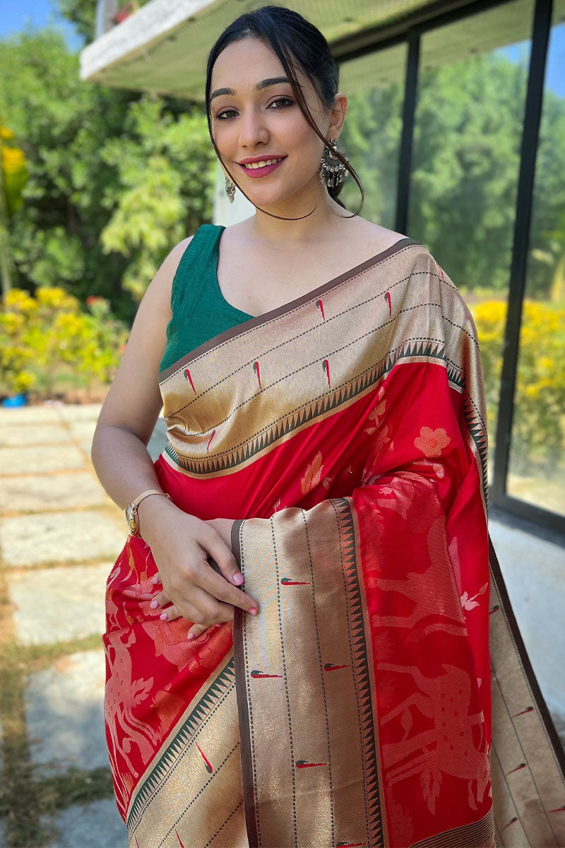 Prominent Red Paithani Silk Saree With Entrancing Blouse Piece