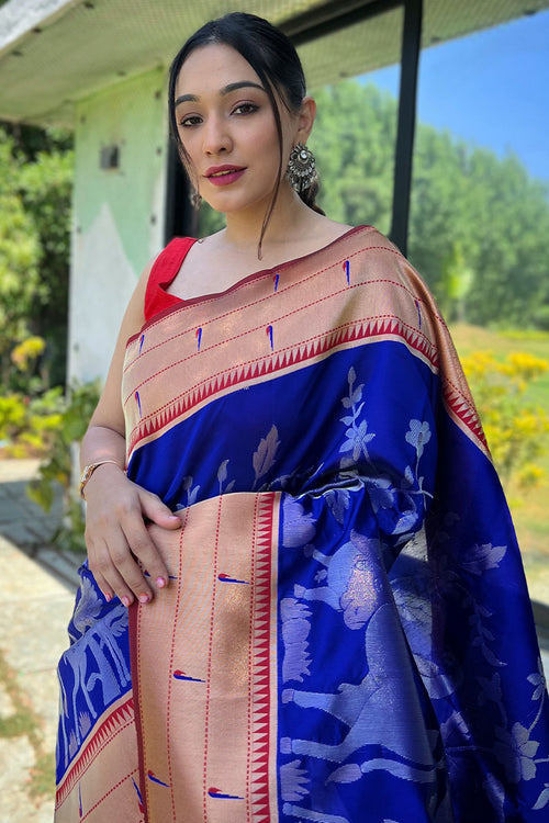 Load image into Gallery viewer, Fancifull Royal Blue Paithani Silk Saree With Ravishing Blouse Piece
