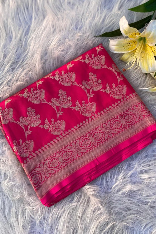 Load image into Gallery viewer, Pretty Dark Pink Soft Banarasi Silk Saree With Skinny Blouse Piece
