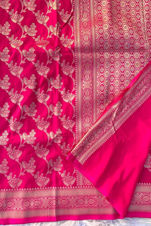 Load image into Gallery viewer, Pretty Dark Pink Soft Banarasi Silk Saree With Skinny Blouse Piece
