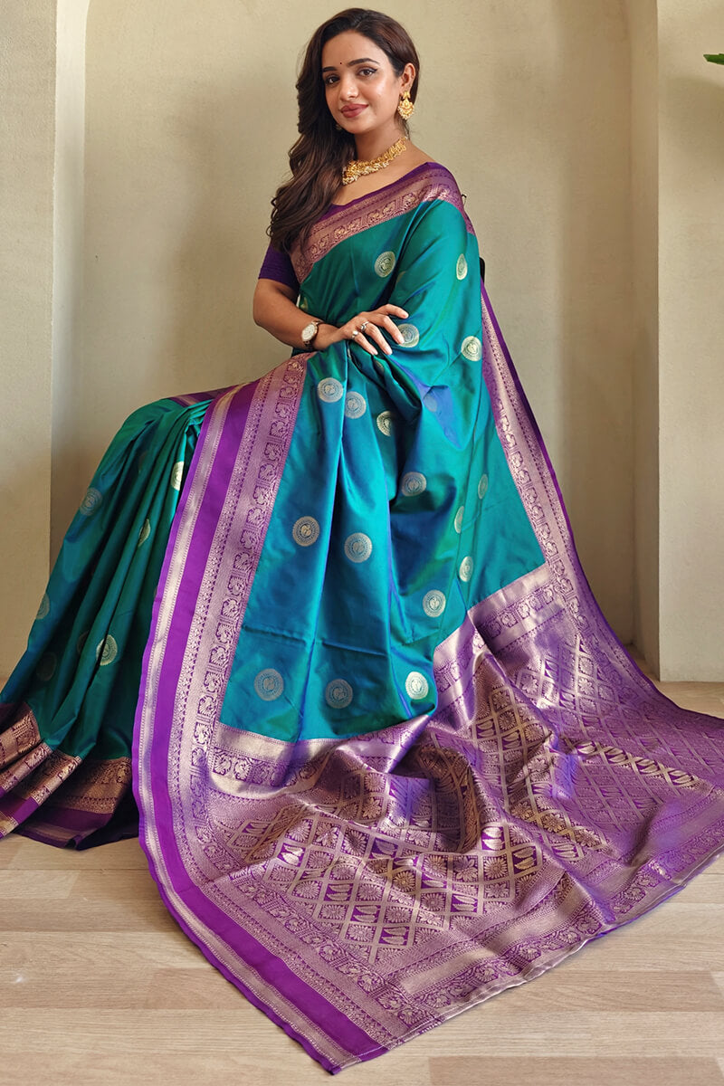 Flamboyant Rama Soft Banarasi Silk Saree With Tremendous Blouse Piece