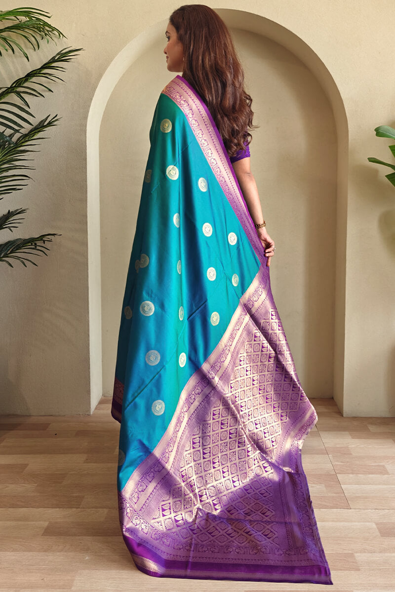 Flamboyant Rama Soft Banarasi Silk Saree With Tremendous Blouse Piece