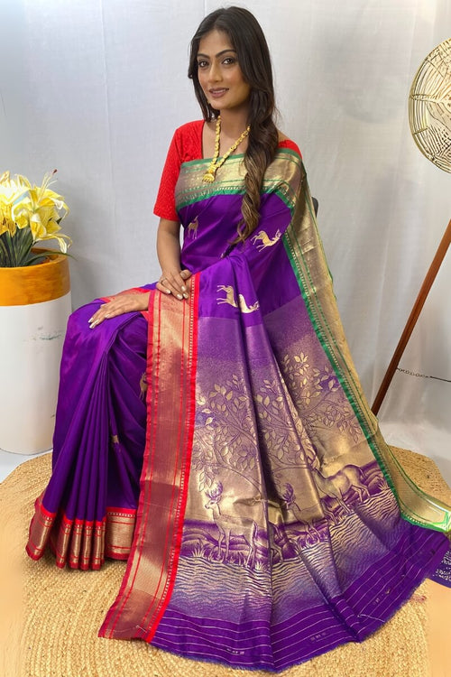 Load image into Gallery viewer, Charismatic Purple Soft Banarasi Silk Saree With Unequalled Blouse Piece
