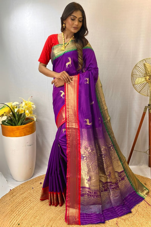 Load image into Gallery viewer, Charismatic Purple Soft Banarasi Silk Saree With Unequalled Blouse Piece
