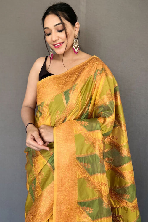 Load image into Gallery viewer, Ideal Green Soft Banarasi Silk Saree With Embrocation Blouse Piece
