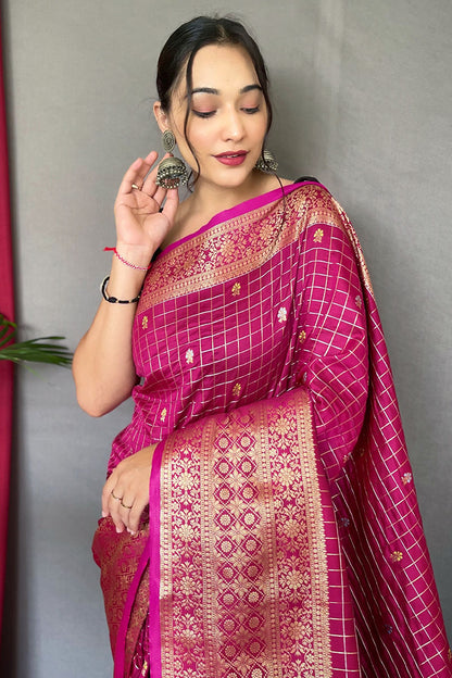 Glittering Dark Pink Soft Banarasi Silk Saree With Sumptuous Blouse Piece