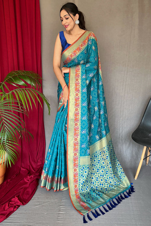 Load image into Gallery viewer, Gossamer Firozi Patola Silk Saree with Magnificat Blouse Piece
