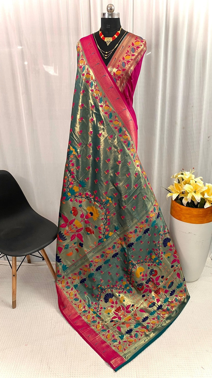 Prominent Rama Paithani Silk Saree With Glorious Blouse Piece