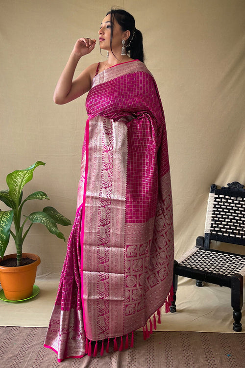 Load image into Gallery viewer, Entrancing Dark Pink Soft Banarasi Silk Saree With Glorious Blouse Piece
