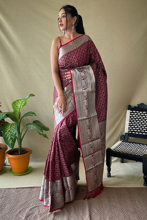 Load image into Gallery viewer, Effervescent Wine Soft Banarasi Silk Saree With Cynosure Blouse Piece
