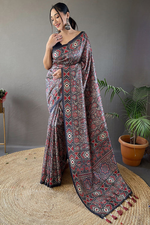 Load image into Gallery viewer, Chatoyant Grey Digital Printed Soft Silk Saree With Dissemble Blouse Piece
