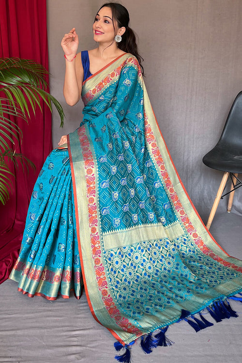 Load image into Gallery viewer, Demanding Firozi Patola Silk Saree with Desiring Blouse Piece
