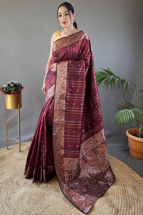 Load image into Gallery viewer, Imbrication Maroon Soft Banarasi Silk Saree With Ebullience Blouse Piece
