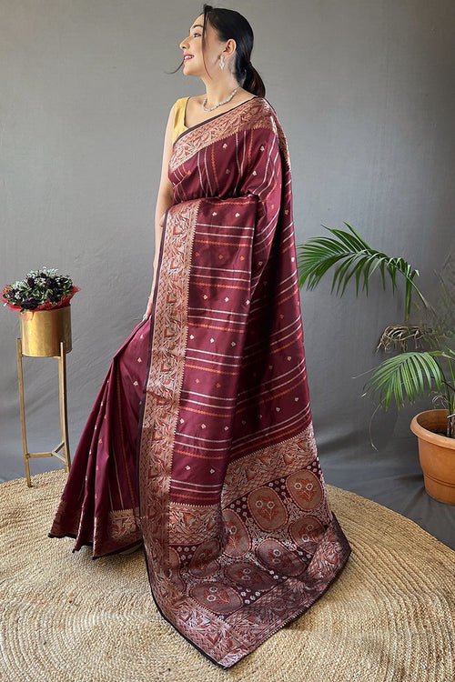 Load image into Gallery viewer, Imbrication Maroon Soft Banarasi Silk Saree With Ebullience Blouse Piece
