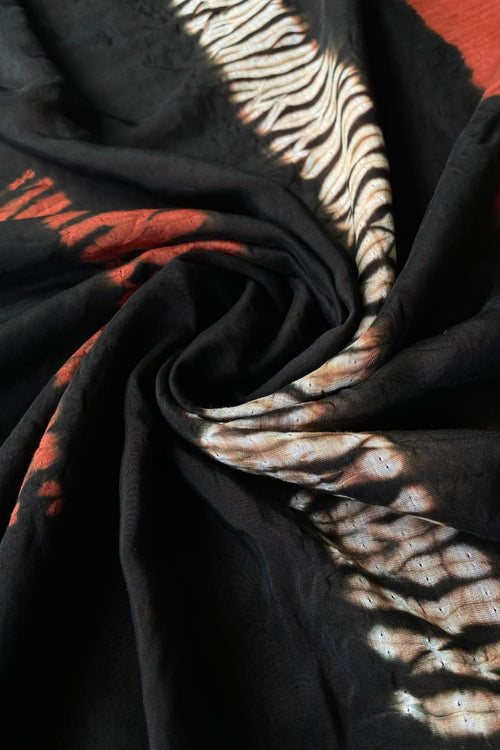 Load image into Gallery viewer, Prominent Black Bandhej Printed Cotton Silk Saree With Improbable Blouse Piece
