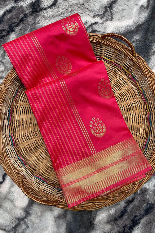 Load image into Gallery viewer, Gleaming Dark Pink Soft Banarasi Silk Saree With Refreshing Blouse Piece
