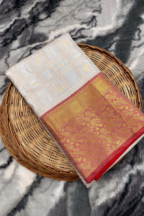 Load image into Gallery viewer, Sumptuous Beige Kanjivaram Silk Saree With Snappy Blouse Piece
