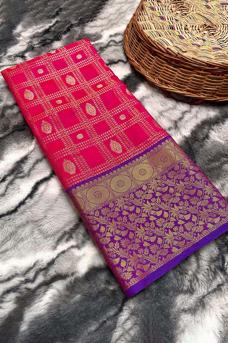 Redolent Dark Pink Kanjivaram Silk Saree With Murmurous Blouse Piece