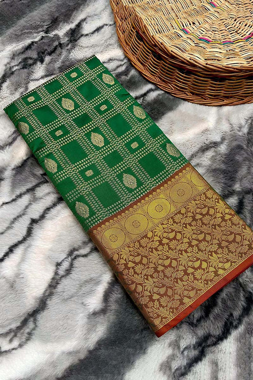 Load image into Gallery viewer, Forbearance Green Kanjivaram Silk Saree With Desuetude Blouse Piece
