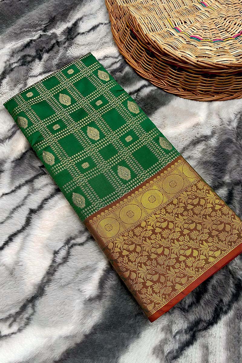 Forbearance Green Kanjivaram Silk Saree With Desuetude Blouse Piece