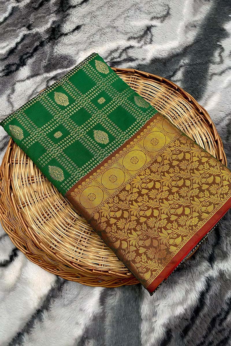 Forbearance Green Kanjivaram Silk Saree With Desuetude Blouse Piece