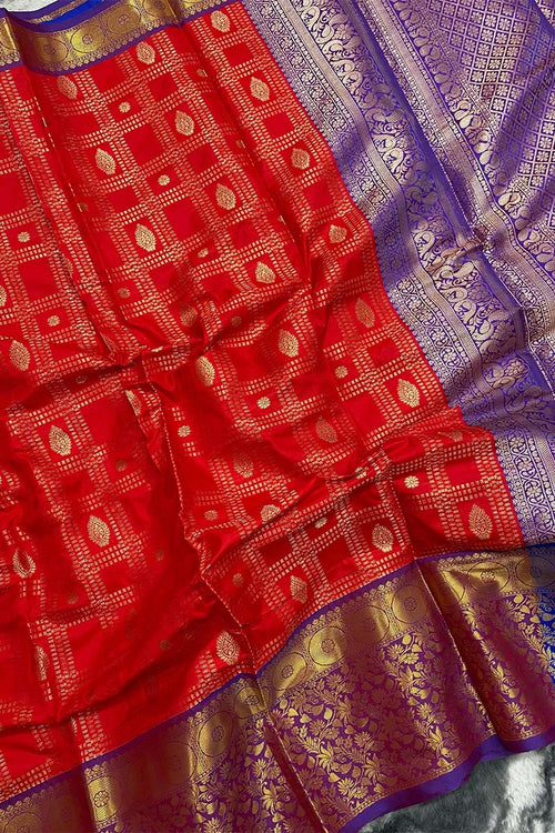 Load image into Gallery viewer, Entrancing Red Kanjivaram Silk Saree With Flameboyant Blouse Piece
