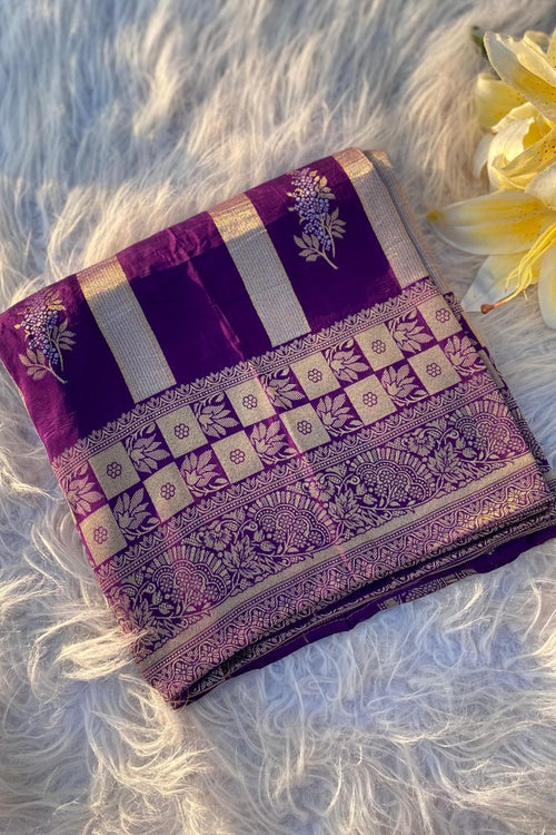 Load image into Gallery viewer, Gossamer Purple Soft Banarasi Silk Saree With Magnetic Blouse Piece
