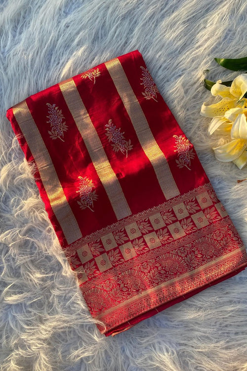 Load image into Gallery viewer, Engaging Red Soft Banarasi Silk Saree With Scrumptious Blouse Piece
