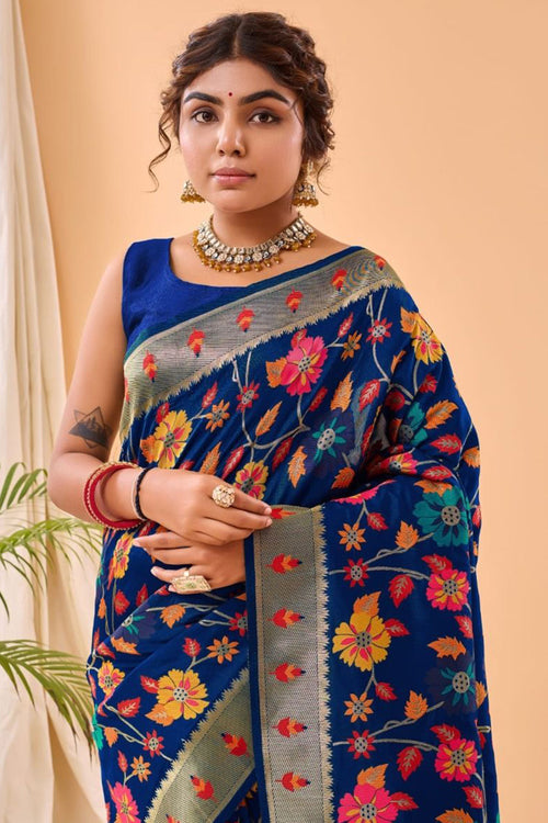 Load image into Gallery viewer, Fragrant Royal Blue Paithani Silk Saree With Smashing Blouse Piece
