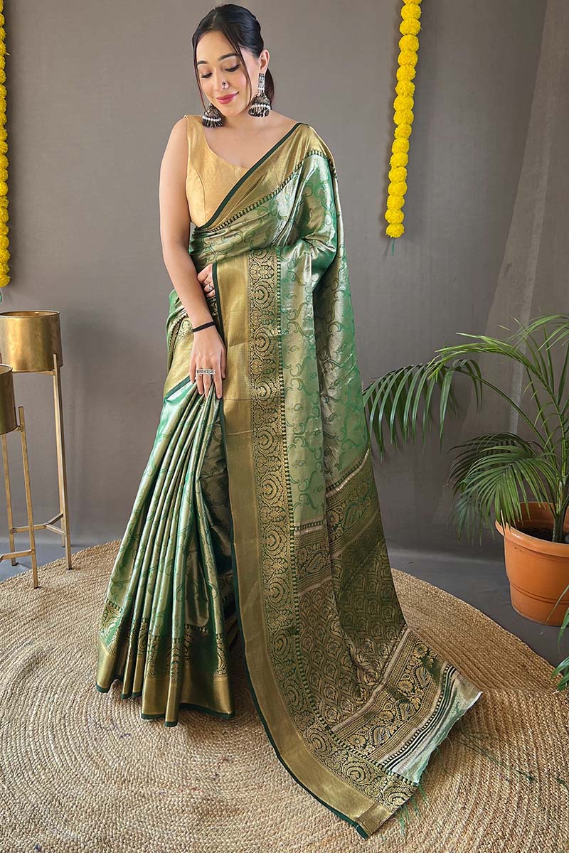 Desuetude Green Kanjivaram Silk Saree With Fugacious Blouse Piece