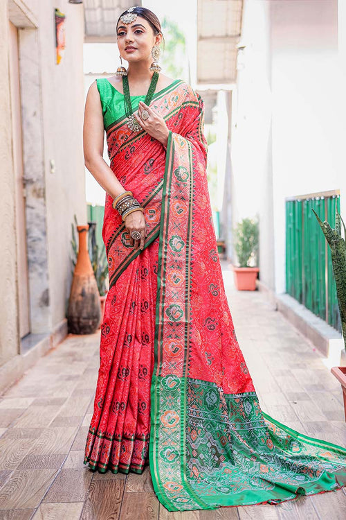 Load image into Gallery viewer, Fairytale Dark Pink Patola Silk Saree with Opulent Blouse Piece
